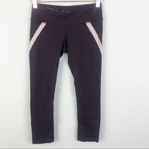 SPLITS59 | Capri Leggings Mesh Detail Plum Pink XS